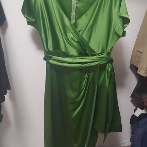 4x Pinup Couture Ava Wiggle dress in green satin